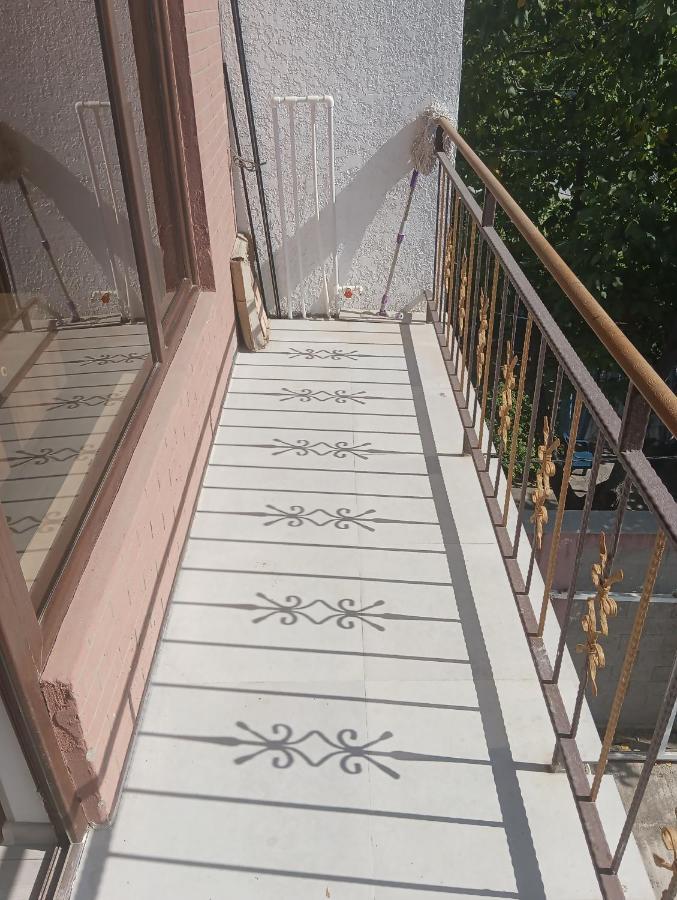 Mary'S Cozy & Lovely Studio On Very Quiet Khosharauli Street Тбілісі Екстер'єр фото